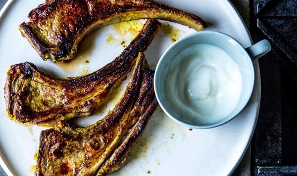 Spiced marinated lamb chops with garlicky yogurt