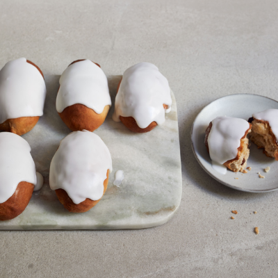 Spiced marzipan buns