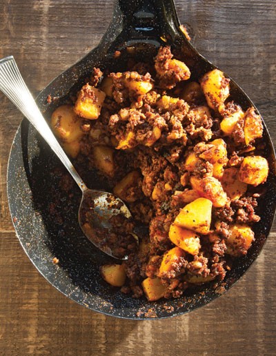 Spiced Mexican sausage with potatoes (Chorizo con papas)