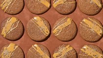 Spiced molasses cookies