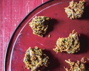 Spiced onion fritters (Kaanda bhajias)