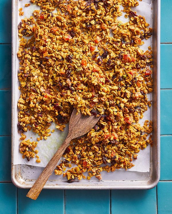 Spiced papaya-cranberry granola