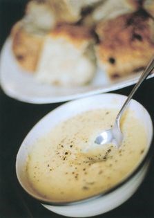 Spiced parsnip and pear soup