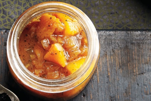 Spiced peach chutney