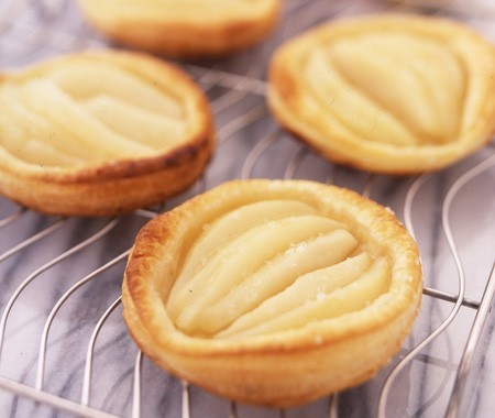 Spiced pear tart