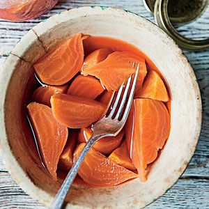 Spiced pickled beets