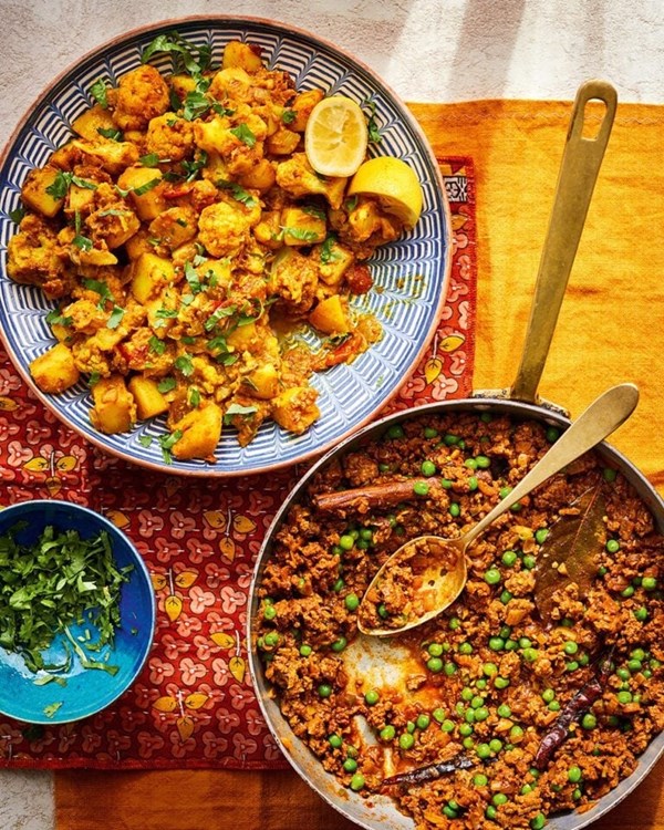 Spiced potato and cauliflower (Aloo gobi)