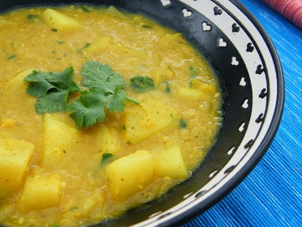 Spiced potato and red lentil soup
