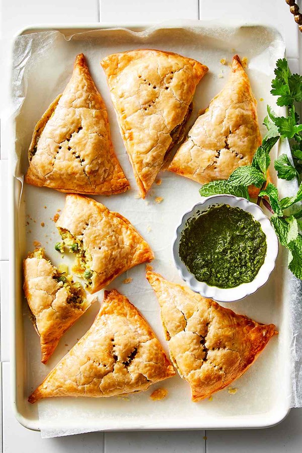 Spiced potato pastry pockets