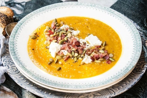 Spiced pumpkin and apple soup with bacon
