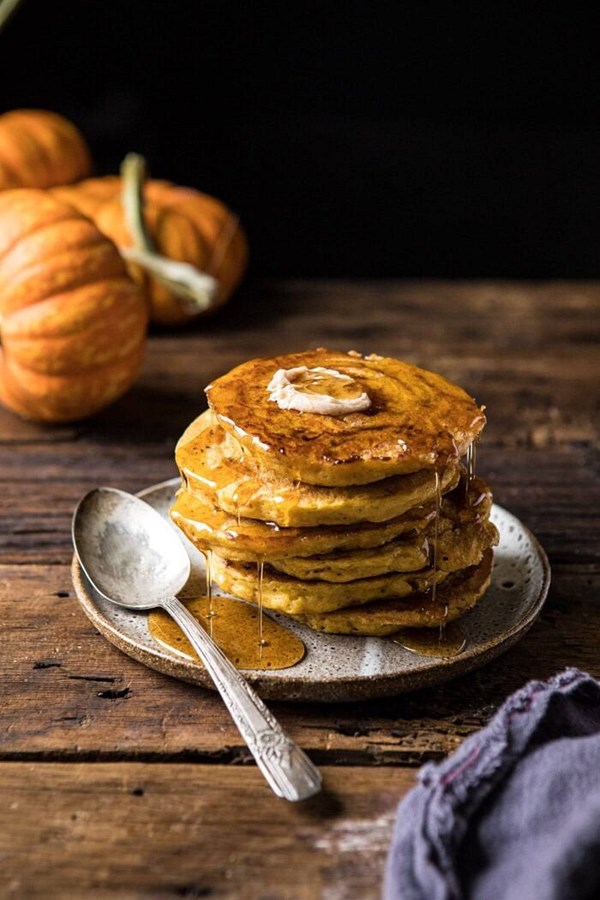 Spiced pumpkin cinnamon roll pancakes