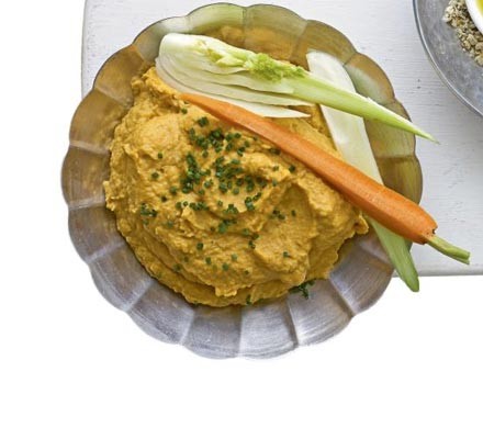 Spiced pumpkin dip with crudites