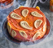 Spiced pumpkin Halloween cake