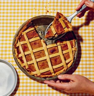 Spiced pumpkin pie