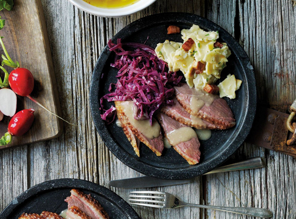 Spiced red cabbage with apples and cranberries