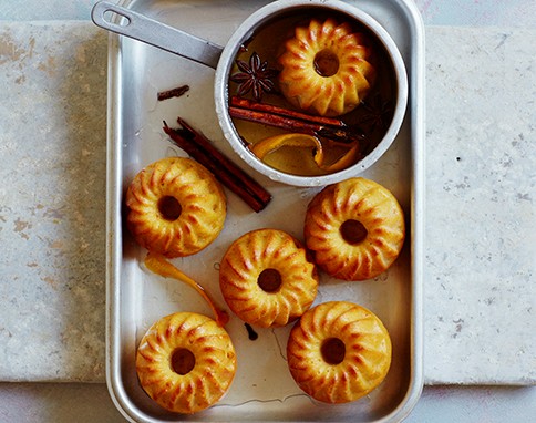Spiced rum & clementine babas