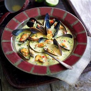 Spiced saffron and mussel soup