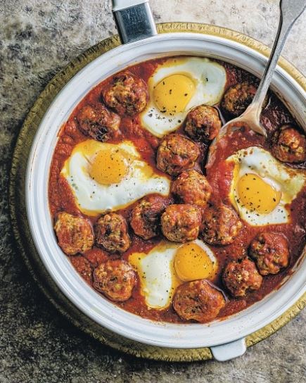 Spiced sausage & egg breakfast skillet