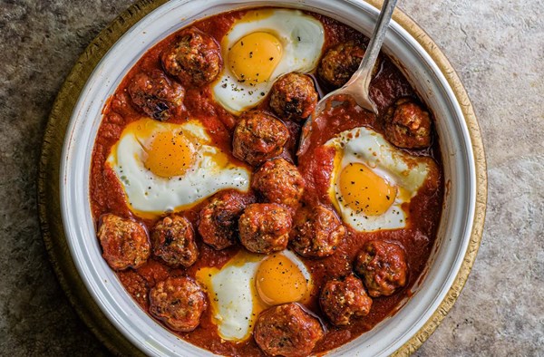 Spiced sausage & egg breakfast skillet