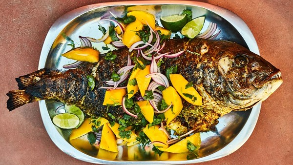 Spiced snapper with mango and red onion salad