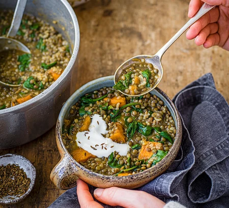 Spiced squash, spinach and lentil soup