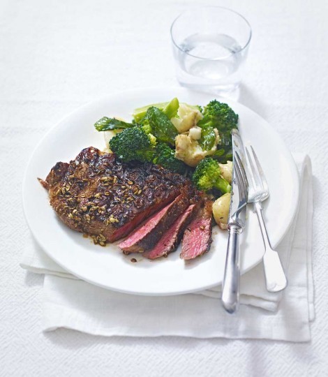 Spiced steak with lemony potatoes and broccoli