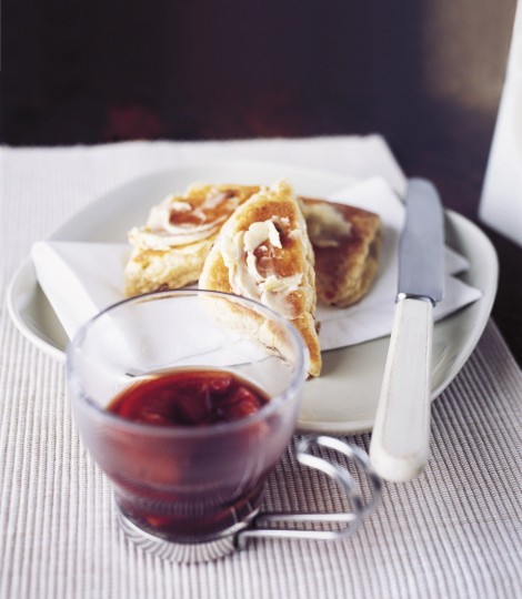 Spiced sultana griddle scones