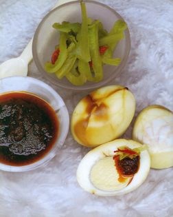 Spiced tea eggs with chilli jam