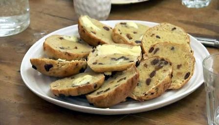 Spiced teacakes