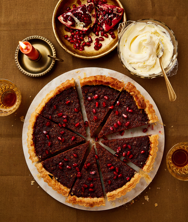 Spiced treacle tart with clementine