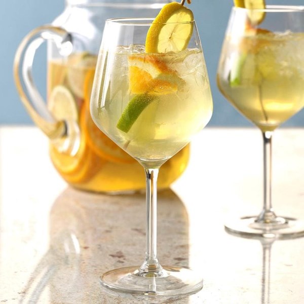 Spiced white sangria