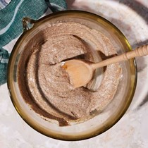 Spiced yogurt marinade