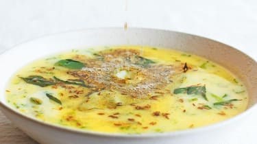 Spiced yogurt soup (Gujarati kadhi)