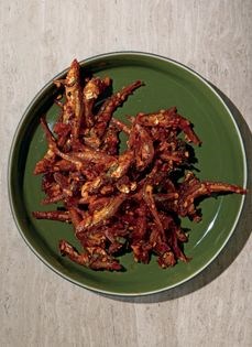 Spicy anchovy stir-fry (Mae-un myulchi bokkeum)