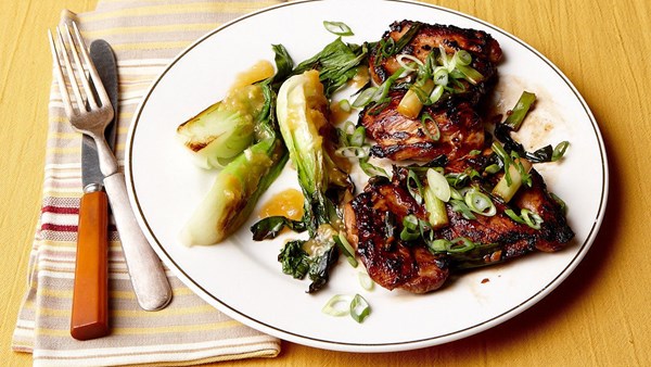 Spicy and sweet chicken thighs with seared scallions