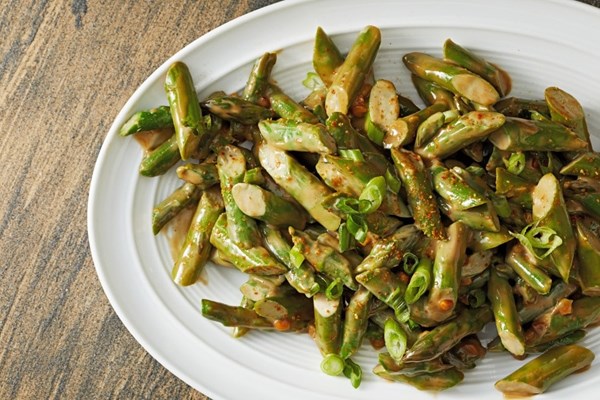 Spicy asparagus