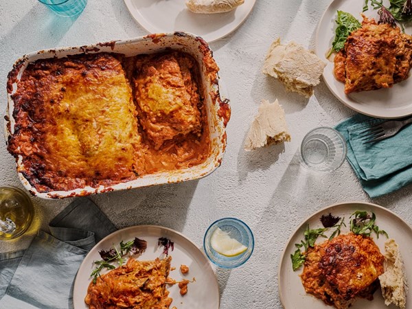 Spicy aubergine bake with mozzarella and pecorino cheese (Melanzane piccanti al forno con mozzarella e pecorino)