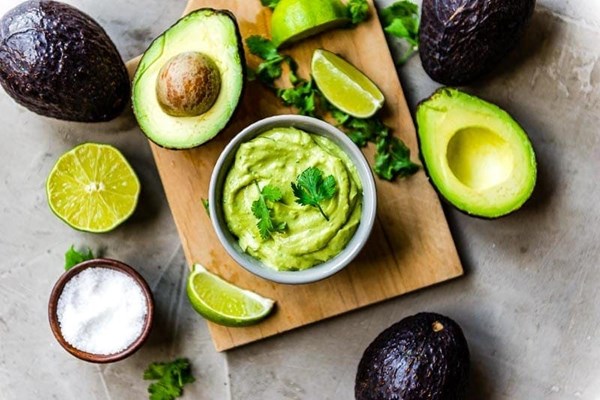 Spicy avocado crema