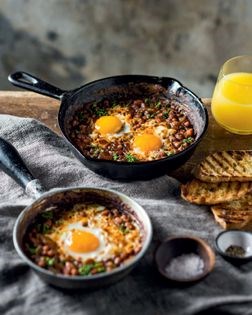 Spicy baked beans and eggs