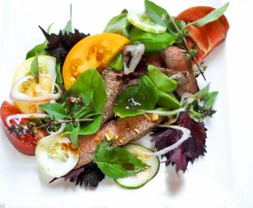 Spicy basil-beef salad