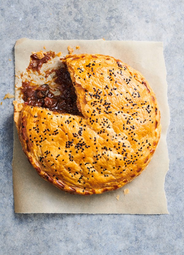 Spicy beef and mushroom pie