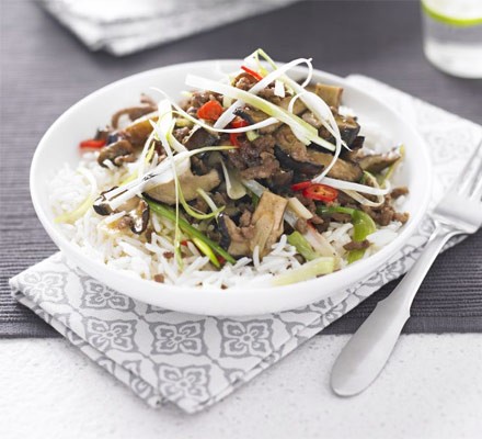 Spicy beef, shiitake & aubergine stir fry