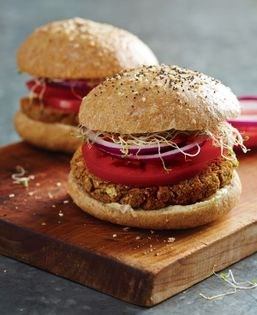Spicy black bean & beet burgers