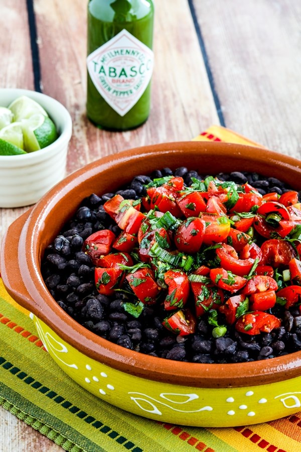Spicy black beans with cilantro [tomato-cilantro salsa]