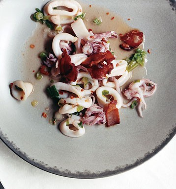 Spicy calamari with bacon and scallions