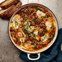 Spicy cannellini beans, leeks and eggs