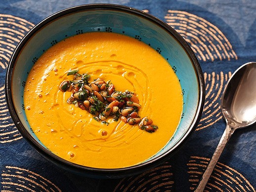 Spicy carrot and ginger soup with harissa