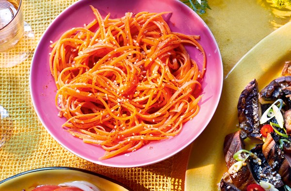 Spicy carrot salad