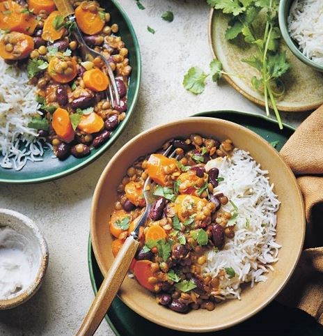 Spicy carrots with lentils, kidney beans & coconut
