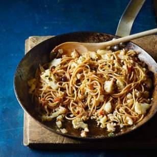 Spicy cauliflower & pancetta spaghetti